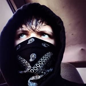 Meet your Posher, Corey